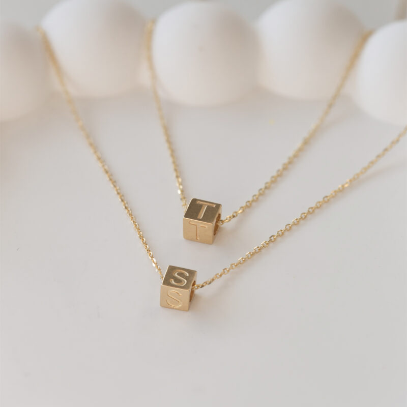 Ketting | Initiaal cube | Kies je letter | 14K GOUD – Image 3